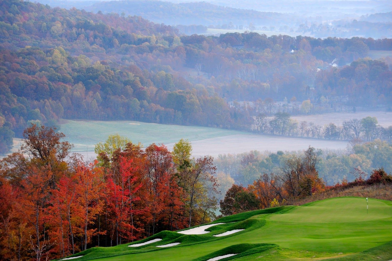 Why We Love Fall Golf (And Why You Should Too)